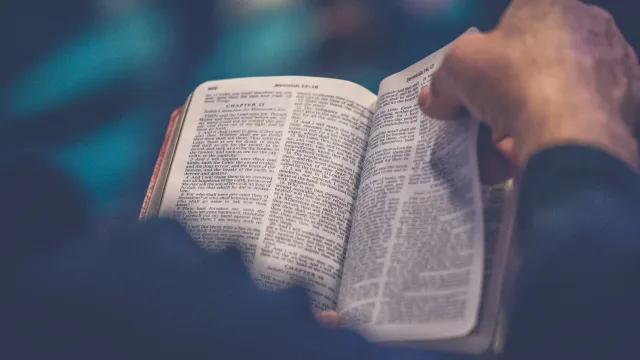 Holy Bibel (Foto: Rod Long - Unsplash) Holy Bibel (Foto: Rod Long - Unsplash)