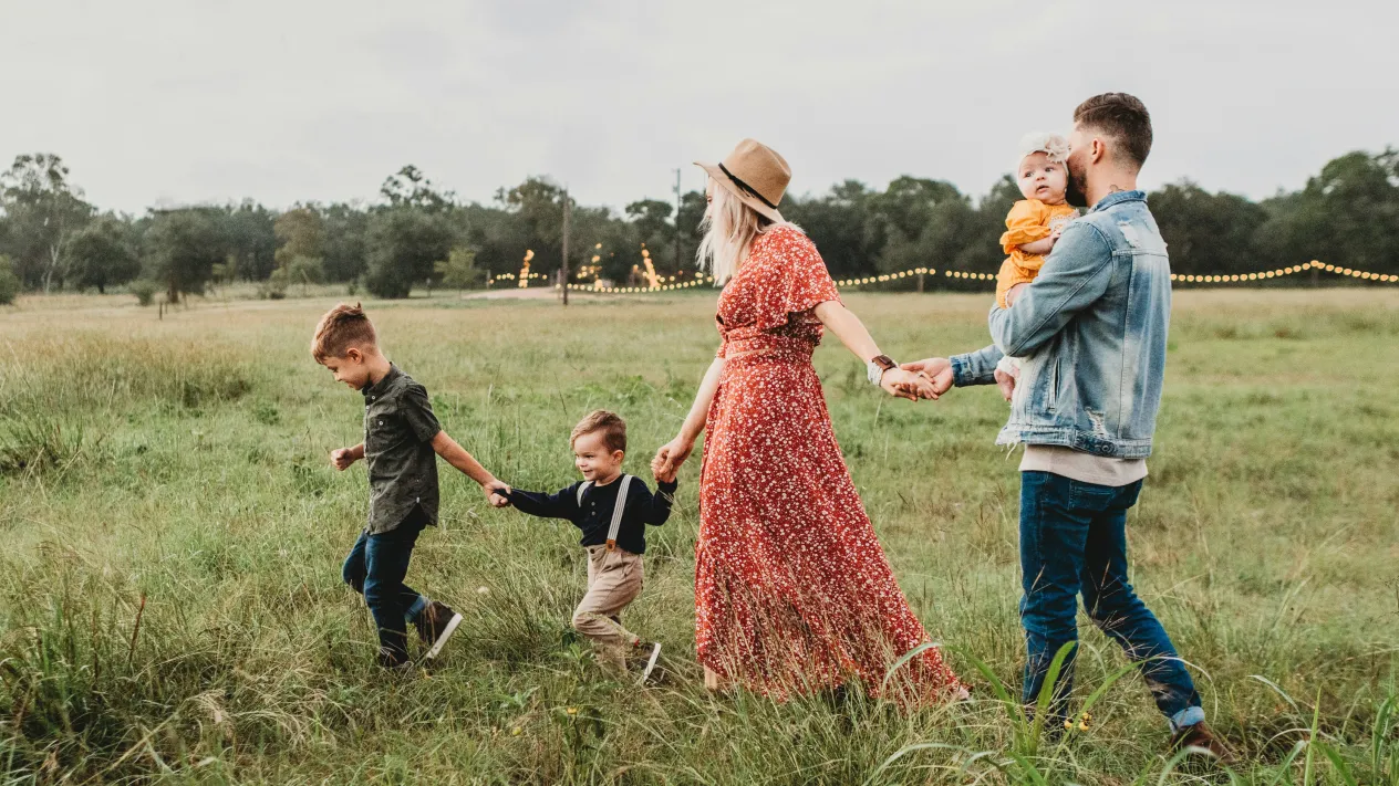 Familie (Foto: Jessica Rockowitz – Unsplash) Familie (Foto: Jessica Rockowitz – Unsplash)