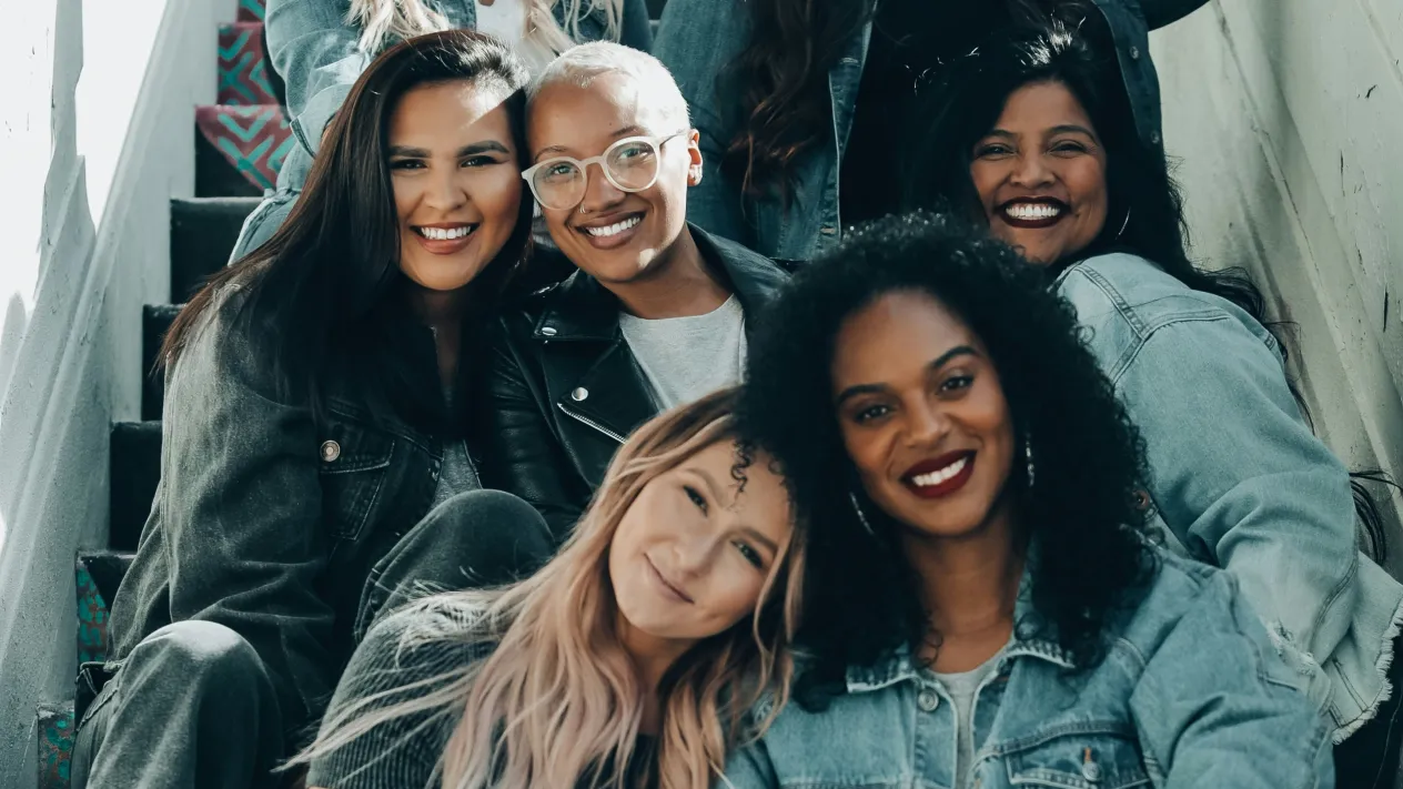 Freunde (Foto: Joel Muniz – Unsplash) Freunde (Foto: Joel Muniz – Unsplash)