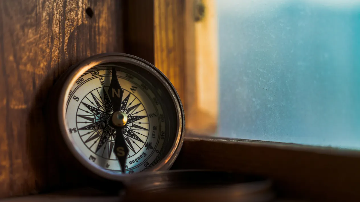 Kompass (Foto: Jordan Madrid – Unsplash) Kompass (Foto: Jordan Madrid – Unsplash)