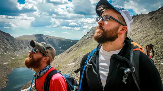 Männerwanderung (Foto: Brad Barmore – Unsplash) Männerwanderung (Foto: Brad Barmore – Unsplash)